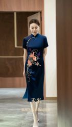 -禾米旗袍妈妈装礼服定制(嘉业国贸店)
