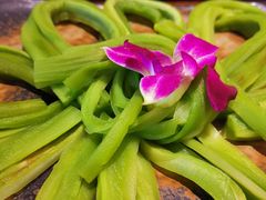 -老牌坊云南鱼豆花火锅(爱建店)