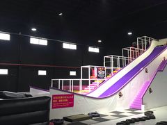 -嘿哟动霸CHUA·新潮玩运动娱乐中心·蹦床滑冰团建乐园