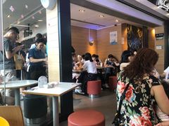 等位区-麦当劳(中二横路店)