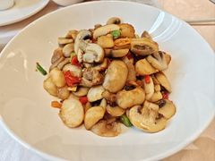 鲜口蘑炒马蹄-王府井酒店(金桥港湾店)