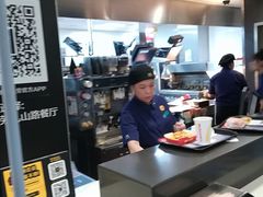 -麦当劳(乳山路店)