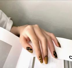 -悦指间美甲美睫