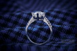 -威德钻石-克拉钻大本营(南京东路店)