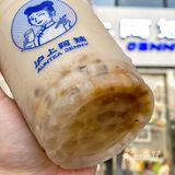武汉的夏天必须拥有两杯沪上阿姨的绿豆牛乳冰！