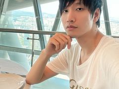 -广州塔卢特斯法国旋转餐厅