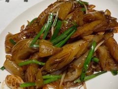 韭菜芽菜炒猪肠粉-花城苑广府菜(侨鑫店)