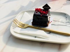 -UNI UNI(环亚凯瑟琳店)