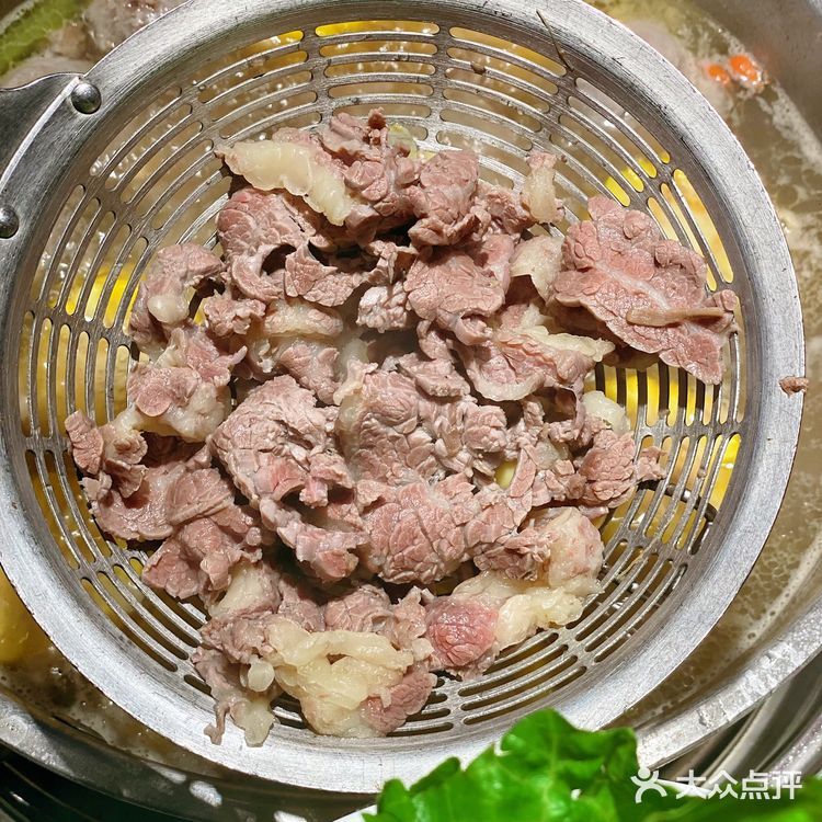 惊呆了！番禺巨大形潮汕牛肉火锅现场！