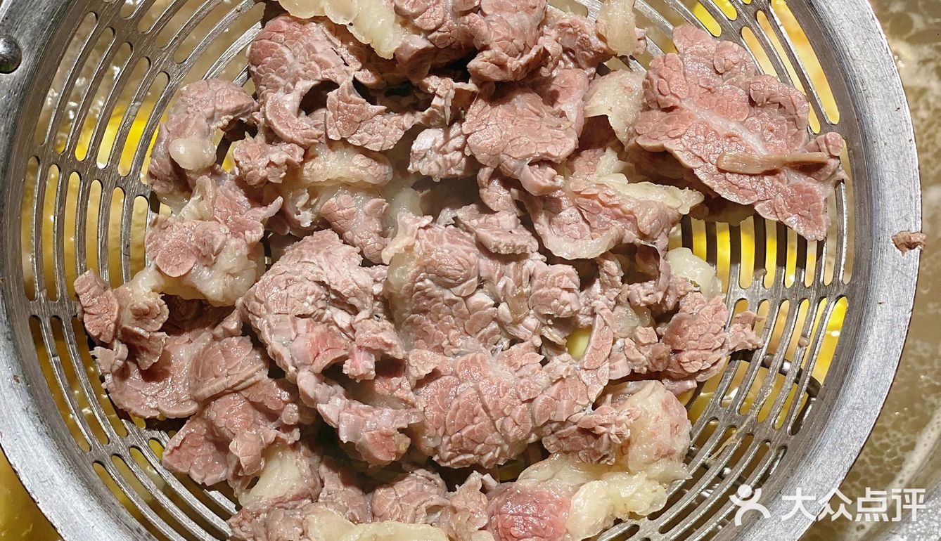 惊呆了！番禺巨大形潮汕牛肉火锅现场！