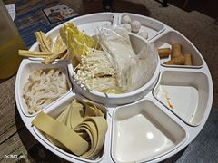 -鸡遇虾煲干锅火锅(小寨金莎店)
