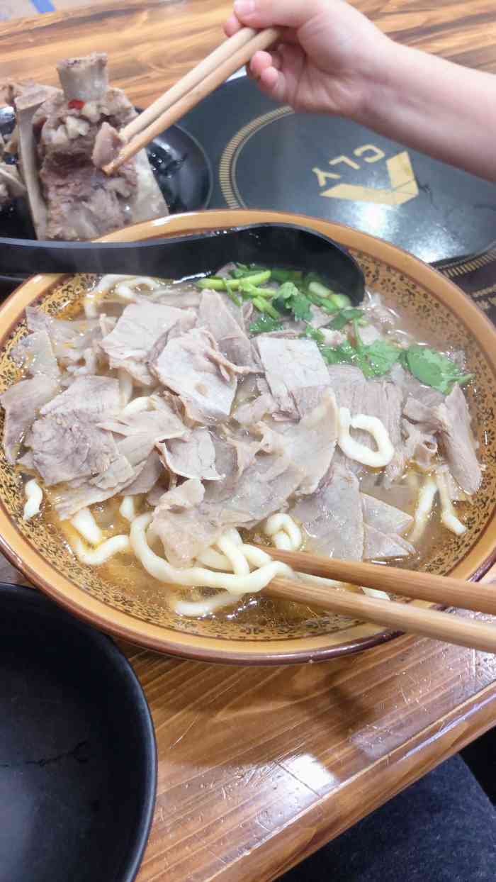 马家牛肉汤馆(民丰店"饿了,总得吃东西吧?这家店慕名而来,在.