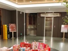 -阿瓦山寨·湘菜现炒·剁椒鱼头王(咸阳总店)