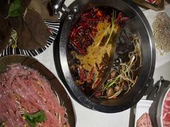 -茅草房·河畔园林火锅