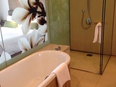 洗手间-樟宜机场皇冠假日酒店 （SG Clean） - IHG 旗下酒店