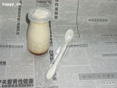 鲜奶布丁和送的小勺子-巴黎贝甜(大宁国际商业广场店)