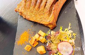 Sauce-Roasted Spanish Pork Ribs