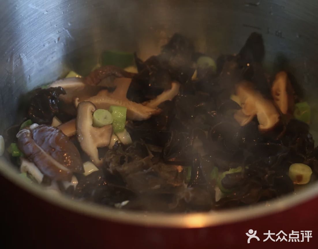 不论咸的甜的豆腐脑只要是自己爱吃的就行