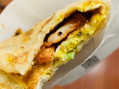 蛋饼夹里脊-小桃园·豆浆油条(复兴中路店)
