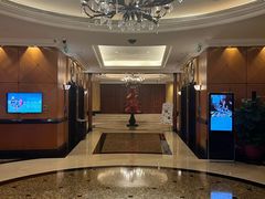 -深圳富苑皇冠假日套房酒店