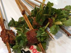 香菜牛肉-两三事小郡肝串串香火锅(桂庙店)