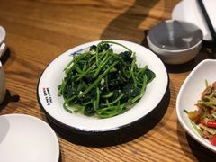 清炒油麦菜-茅炒屋龙虾·烧烤·湘菜(新河路店)
