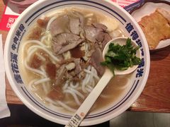 特色招牌牛杂粉-鑫花溪牛肉米粉(东环大润发店)