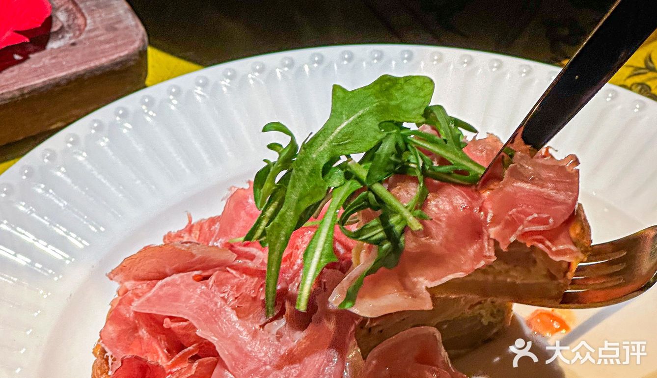 🌈和对象在这里过纪念日，一整个被浪漫哭