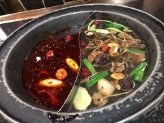 菌汤鸳鸯锅-唇辣号重庆老火锅(亦庄店)