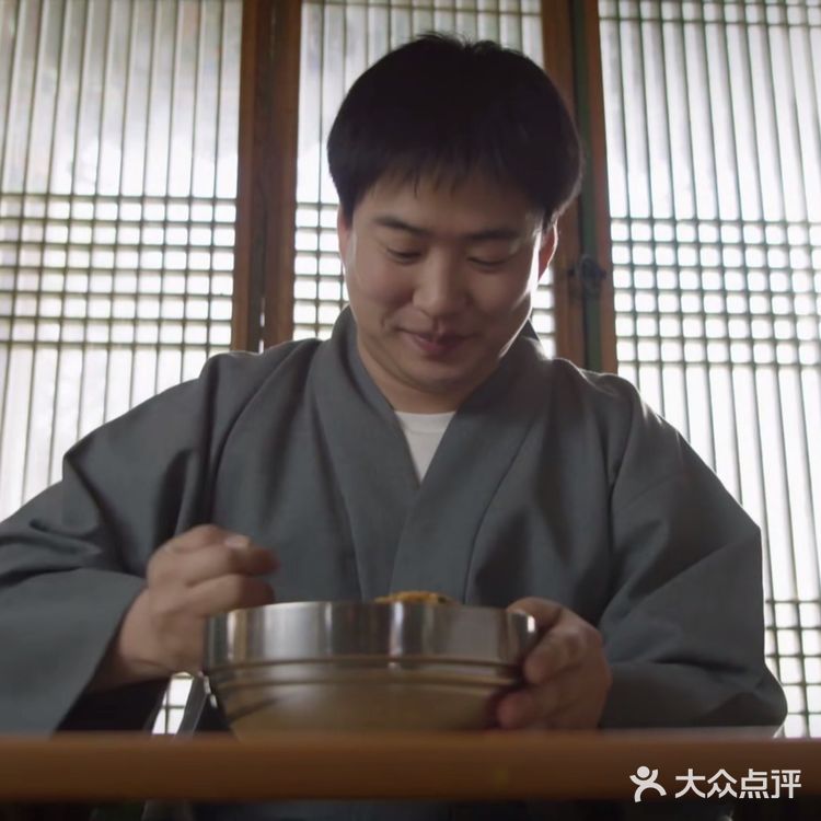 如果你剧荒，就去看韩剧请回答1988，真的是太温暖