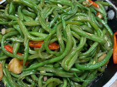 -海派美食·家宴海鲜青岛菜·石锅鲽鱼头(东方城店)
