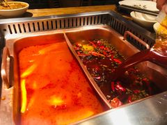 -老牌坊云南鱼豆花火锅(爱建店)