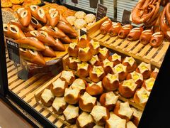 -Dough&Joe团憩(瑞虹天地月亮湾店)