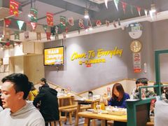 大堂-木屋烧烤(岗顶二店)