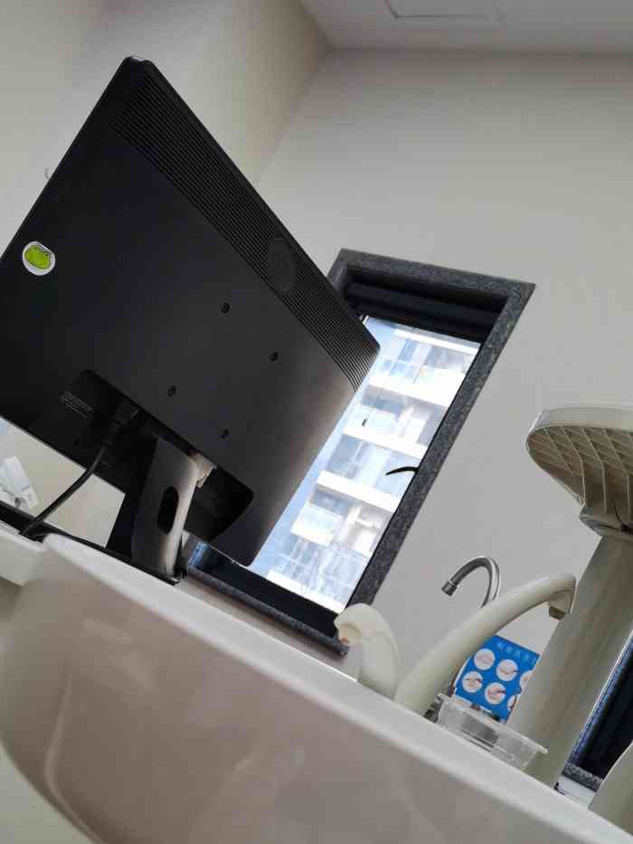 郑虹口腔-"【项目】洗牙去了补了些钱换了一个好点的.