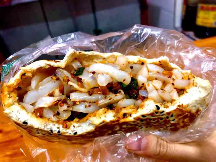 烟巷子锅盔-"在大众上搜了附近的美食,忙完就急急忙忙赶.