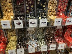 零售区-VENCHI 闻绮(北京国贸商城店)