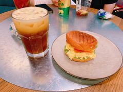 三文鱼滑蛋牛油果酱三明治-FUNK & KALE BY WAGAS(长宁尚嘉)