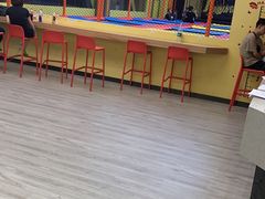 -爱蹦iBOON蹦床运动馆(江汉店)