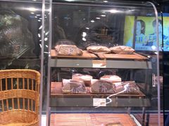 面包甜点陈列柜-巴黎贝甜·生日蛋糕(杭州文二路店)
