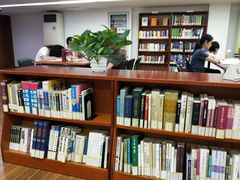 -上海市静安区图书馆(新闸路馆)