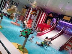 -涨巢·潮玩水疗局