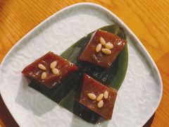 松子枣泥拉糕-鑫震源·苏式大虾生煎(山塘街店)