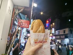 -Bánh Mì Huynh Hoa