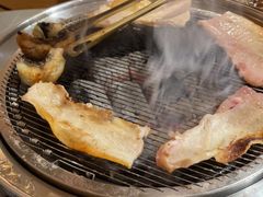 -围炉肉舍•炭烤活鳗•丹东海鲜烤肉(步行街店)