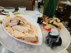 -洪氏嗨捞·广东猪肚鸡·椰子鸡火锅(西咸万象城店)