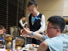 -朗丽兹自助餐厅