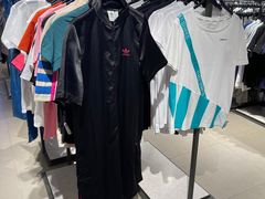 -唯品会(北京国瑞城店)