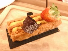 拿破仑蛋糕-Common Table · Brunch & Coffee