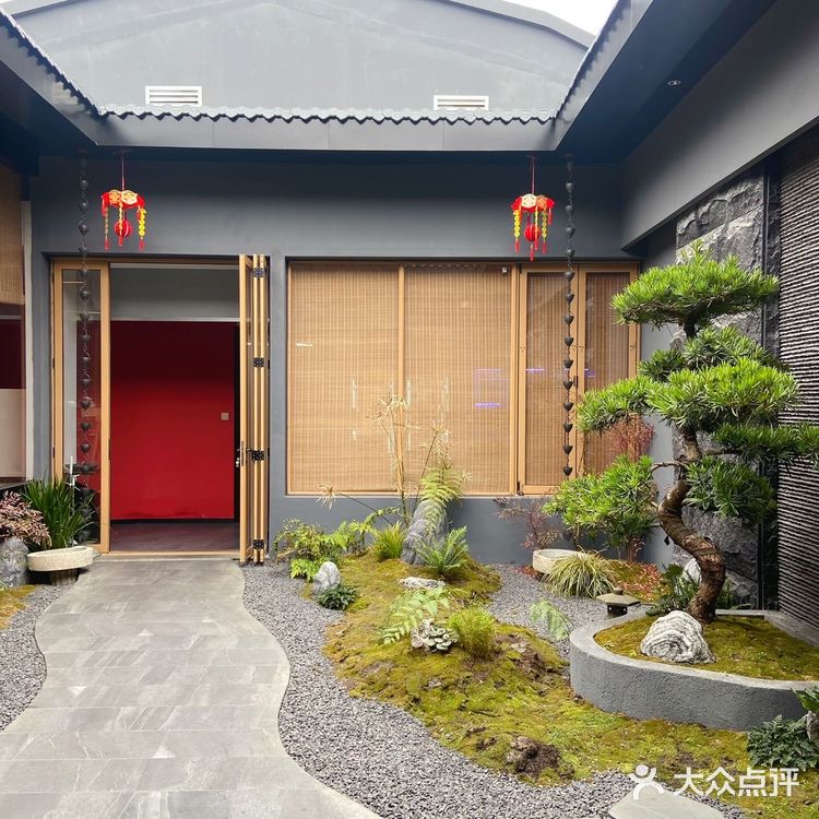 成都首家高端汤物料理，没想到牛肉面是一绝！